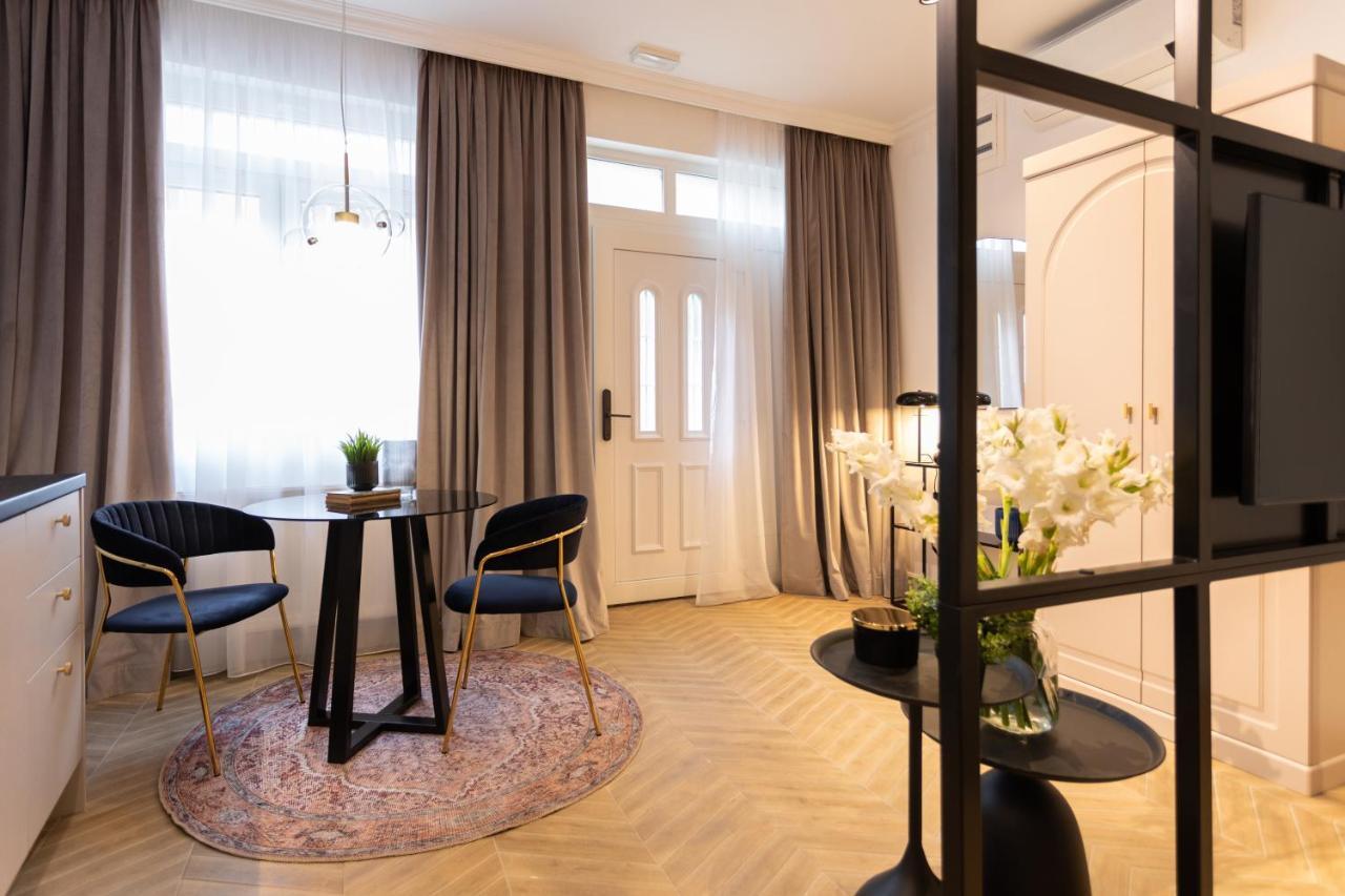 Pierrot & Pierrette Mesnicka Apartment Загреб Екстериор снимка